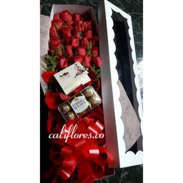 Caja de rosas rojas , chocolates ferreros